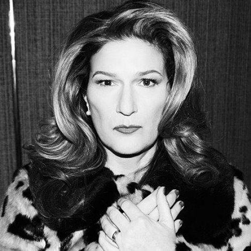 ANA GASTEYER