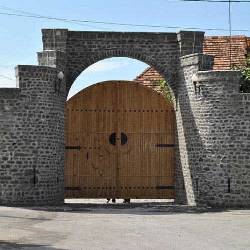 ICHERI BAZAR (QAKH FORTRESS WALL)