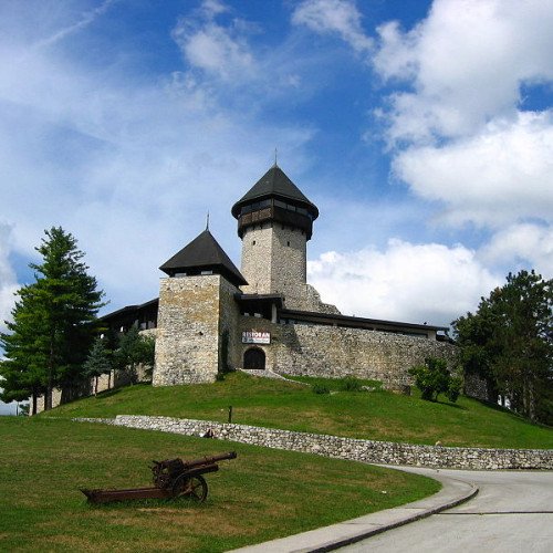 VELIKA KLADUŠA CASTLE