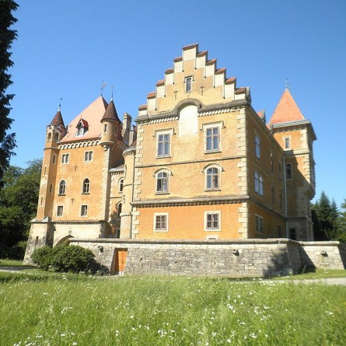 MARUŠEVEC CASTLE