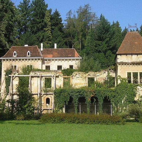 OPEKA MANOR