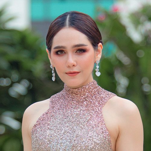 ชมพู่ อารยา